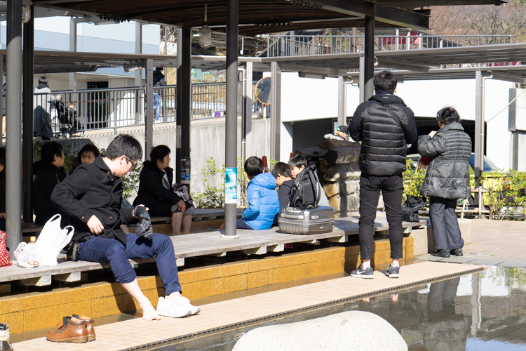 熱海駅前足湯